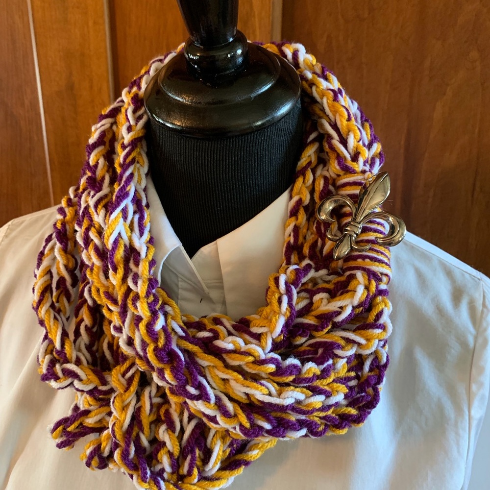 LSU FAN? Keep You Neck Warm in Tiger Stadium